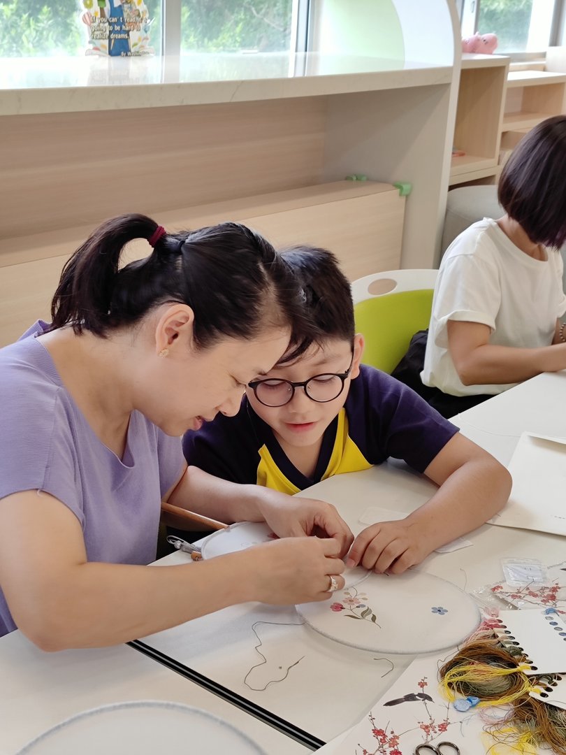 Get Started in Guang Embroidery (Family Class)