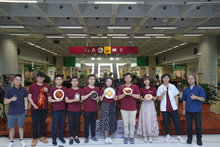 Musical Theater: Music at the Sidewalk Snack Booth (Da Pai Dang)