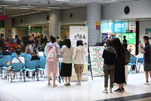 Musical Theater: Music at the Sidewalk Snack Booth (Da Pai Dang)