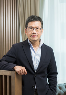 透過創(chuàng)業(yè)及教育回饋社會(huì)