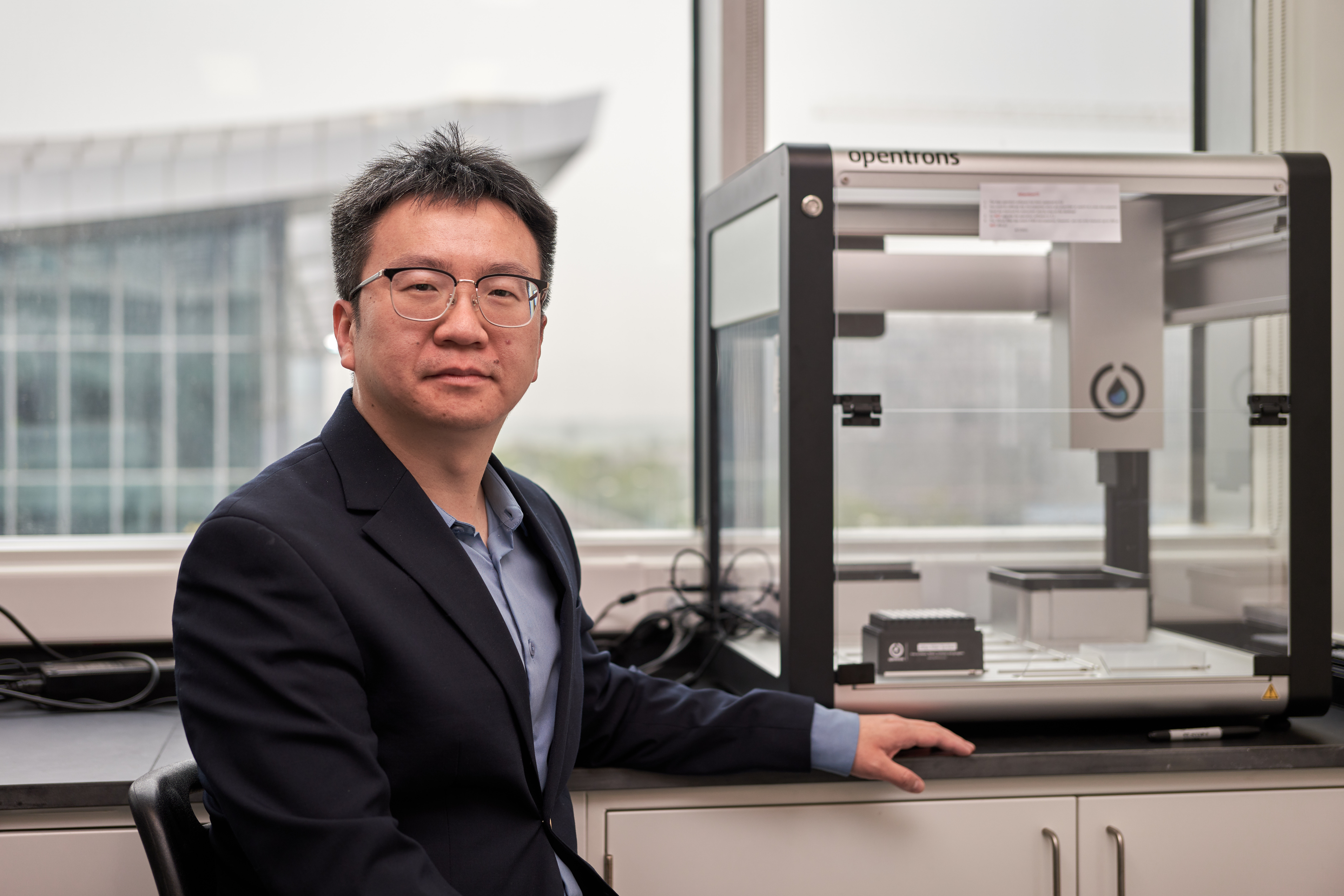 Professor Huang Linfeng