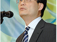 090428_Cityu_forges_employer_university_ties_1.jpg Thumbnail