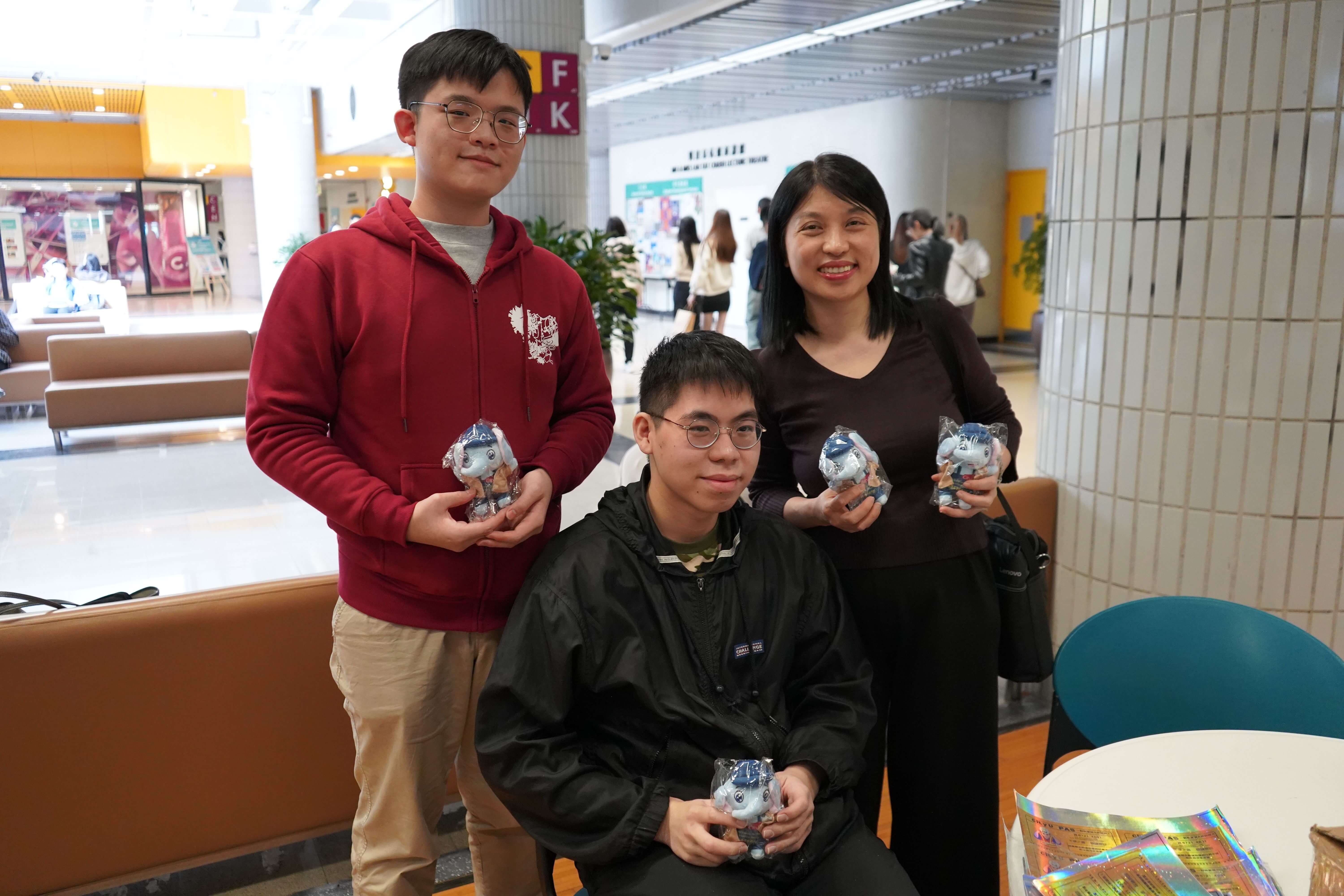“CityU Cares for YOU 2023-2024 ” campaign was launched to provide care and support for students encountering academic challenges during this period of the academic year.