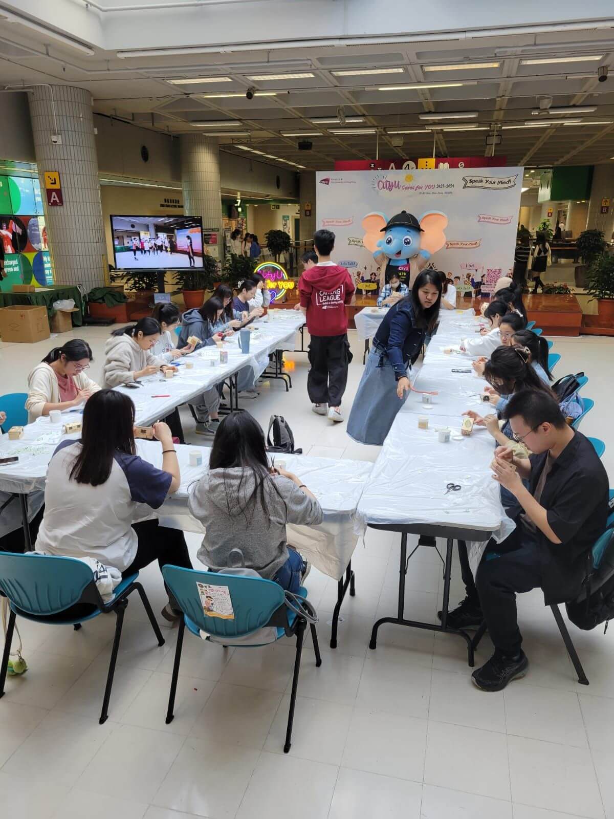 “CityU Cares for YOU 2023-2024 ” campaign was launched to provide care and support for students encountering academic challenges during this period of the academic year.